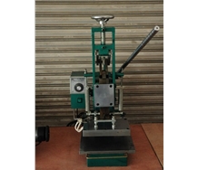 手動(dòng)型皮革燙金機